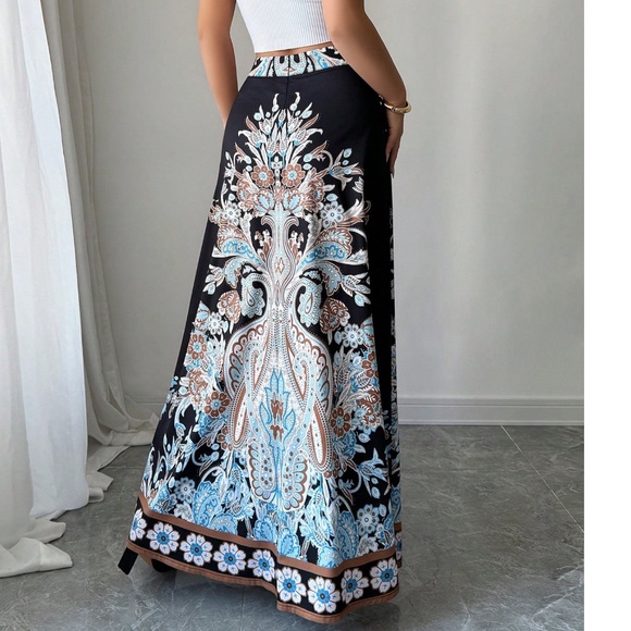 Boho Floral Print High Waisted Maxi Skirt - Picture 4 of 5